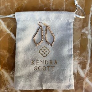 Gold kendra scott drop earrings